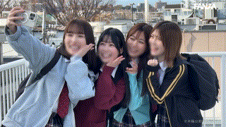 smuw040【もも＆ひまり＆みなみ＆あかり@裏垢J】 エロGIF 1